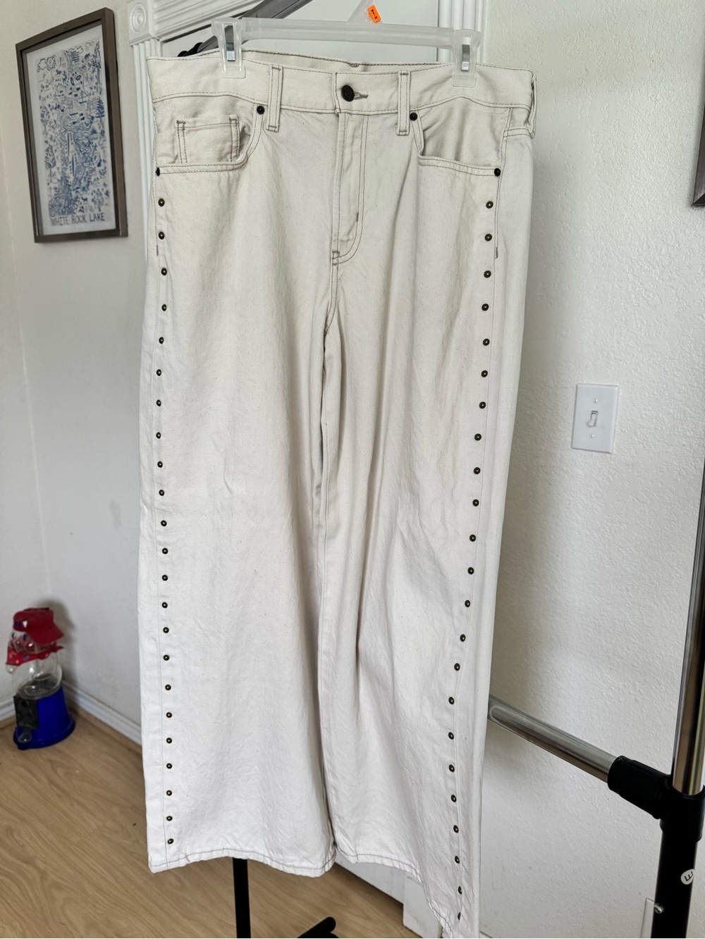 Old Navy Wide-Leg Jeans with Side Stud Trim- Cream